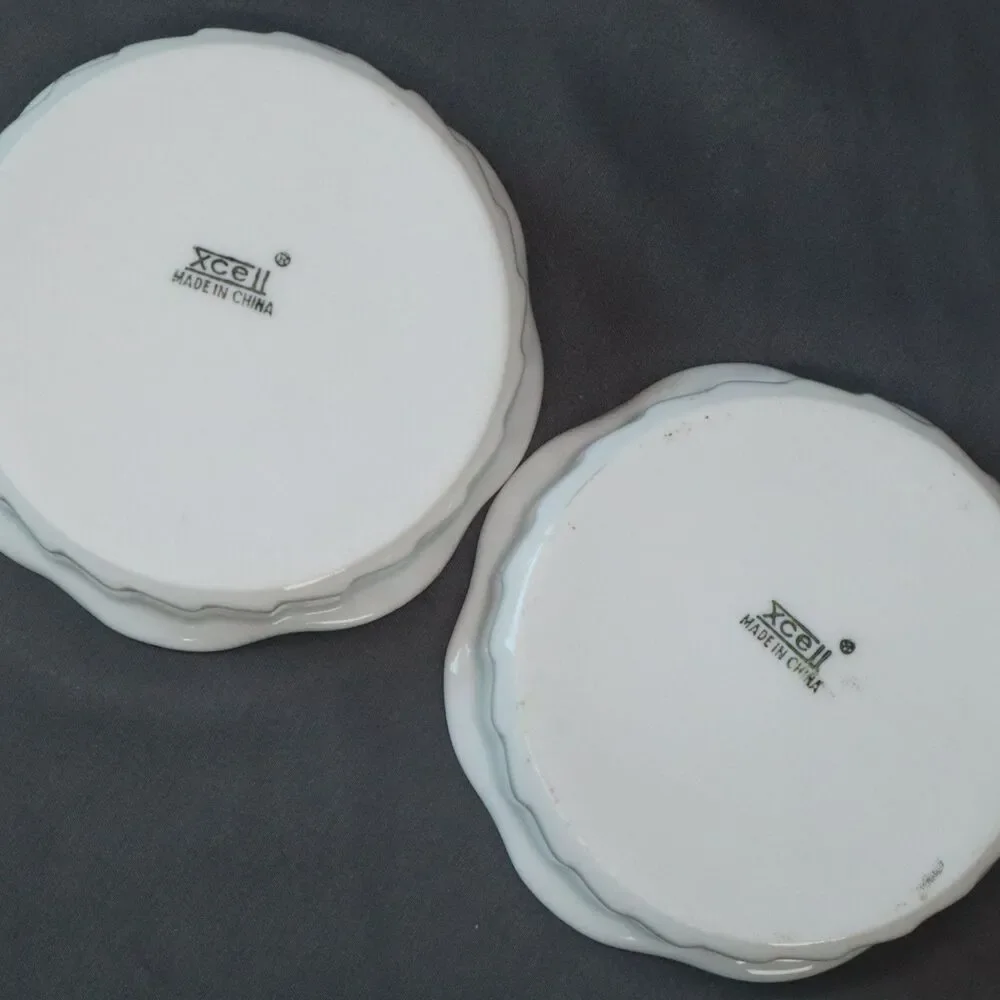 Trivet set of 2 XCELL brand but looks like french white pyrex 3.5
